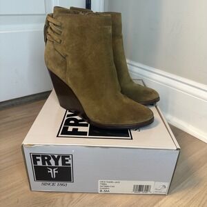 Frye Cece Tassel Lace Suede Wedge Ankle Boots Cashew Green 8.5M 73884 w/box